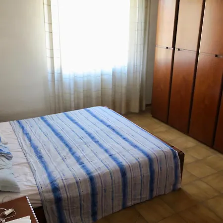 Casa Del Glicine Apartment